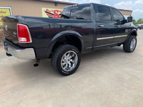 Used 2016 RAM 2500 Laramie AWD/4WD image 2
