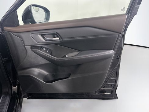 Used 2023 Nissan Rogue SL FWD image 32