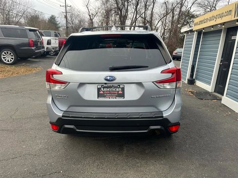 Used 2019 Subaru Forester Premium w/ All-Weather Package image 5