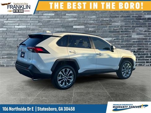 Used 2023 Toyota RAV4 XLE Premium image 5