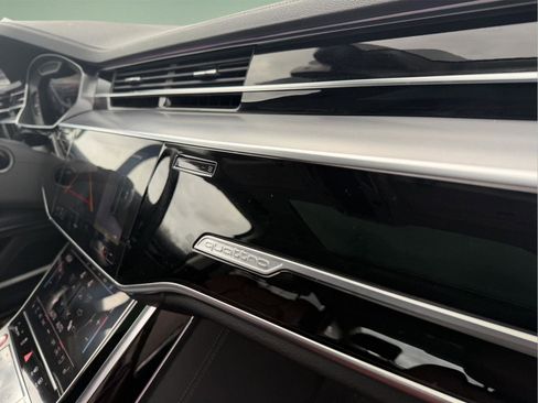 Used 2020 Audi S8 L w/ S8 Executive Package image 36