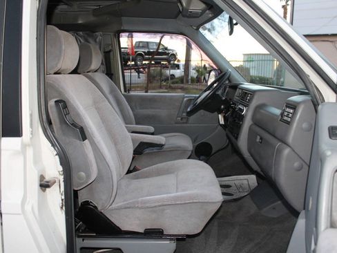Used 1993 Volkswagen Eurovan MV FWD image 17