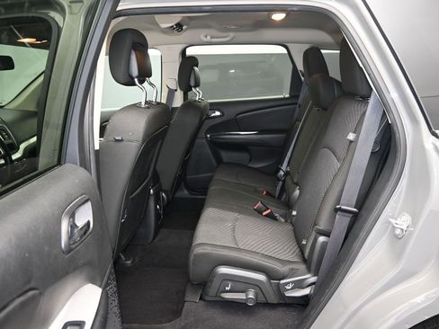 Used 2020 Dodge Journey SE w/ SE Popular Equipment Group image 15