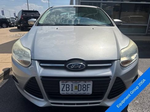 Used 2014 Ford Focus SE FWD image 2