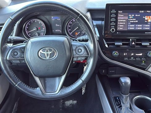 Used 2021 Toyota Camry SE image 19