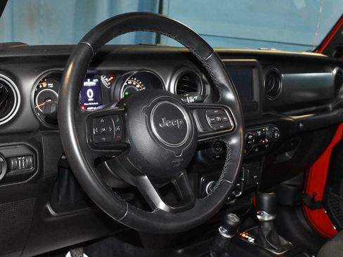 Used 2022 Jeep Gladiator Sport AWD/4WD image 2