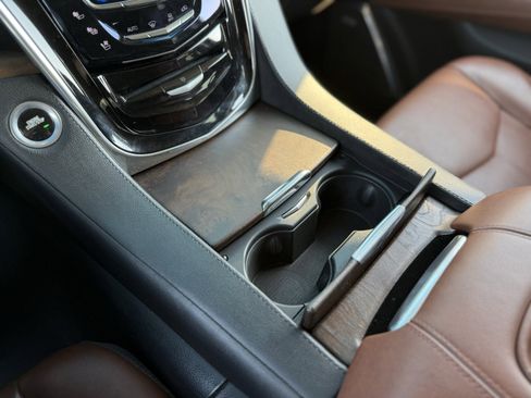 Used 2017 Cadillac Escalade Luxury image 21