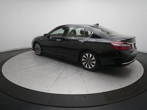 Used 2017 Honda Accord Touring image 12