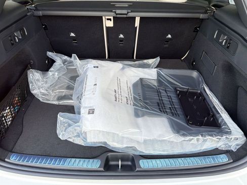 Used 2026 Mercedes-Benz GLC 300 image 32