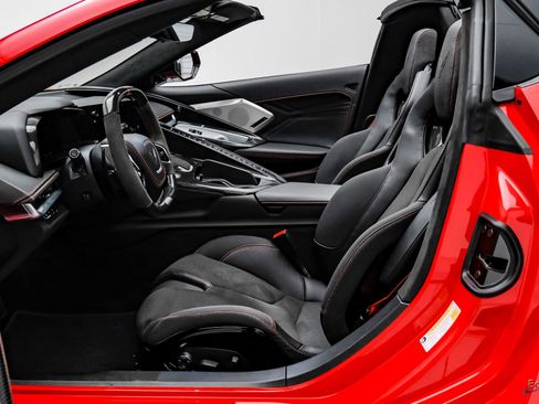 Used 2025 Chevrolet Corvette Z06 w/ Z07 Performance Package image 46