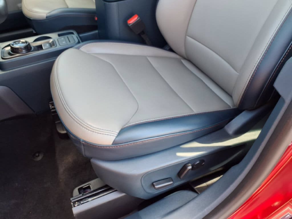 Used 2025 Ford Maverick Lariat w/ 4K Tow Package AWD/4WD image 26