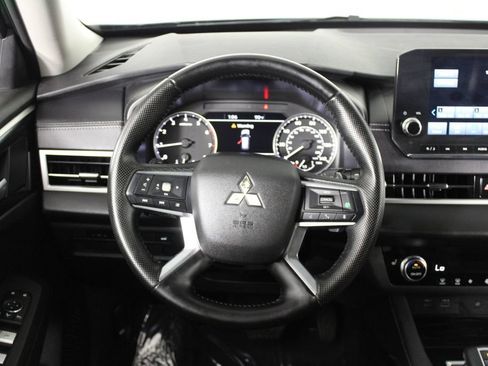 Used 2024 Mitsubishi Outlander SE FWD image 21