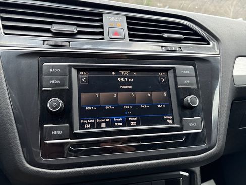 Used 2021 Volkswagen Tiguan S image 11