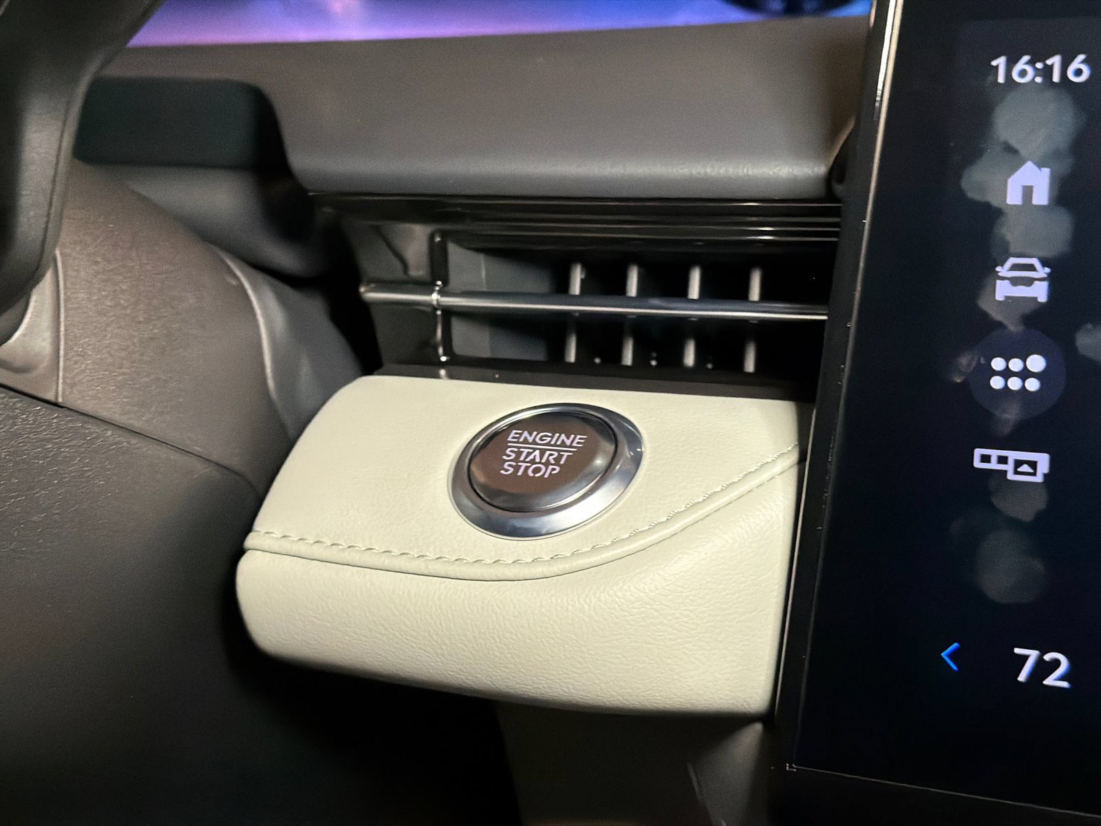 New 2026 Lincoln Nautilus Premier w/ Equipment Group 102A AWD/4WD image 28