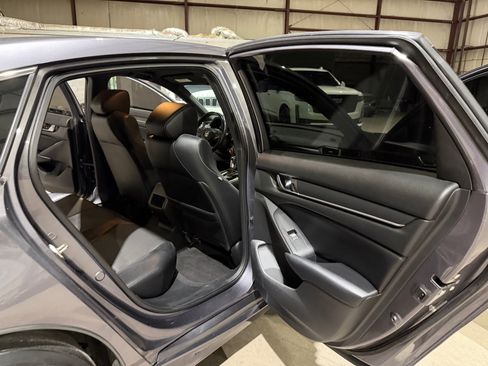 Used 2018 Honda Accord Sport image 21