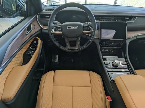 New 2025 Jeep Grand Cherokee L Summit w/ Advanced Protech Group IV image 15