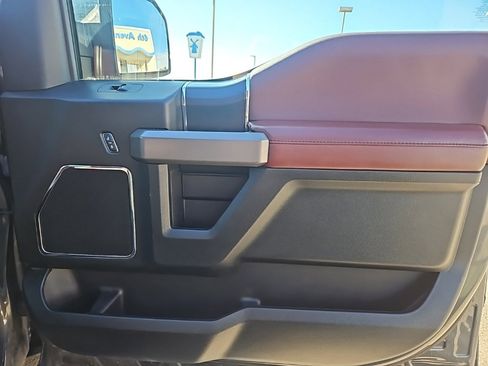 Used 2018 Ford F150 Platinum w/ Equipment Group 701A Luxury image 15