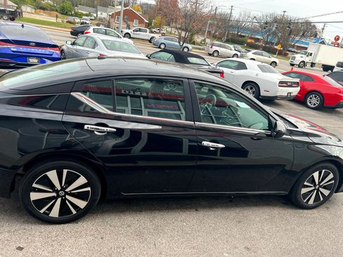 Used 2022 Nissan Altima 2.5 SV image 8