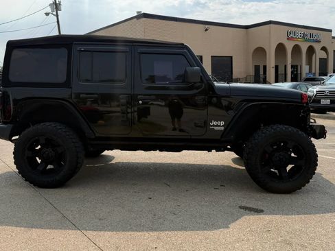 Used 2018 Jeep Wrangler Unlimited Sport S AWD/4WD image 5