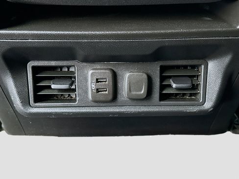 Used 2021 Chevrolet Silverado 1500 LT w/ Bed Protection Package AWD/4WD image 16