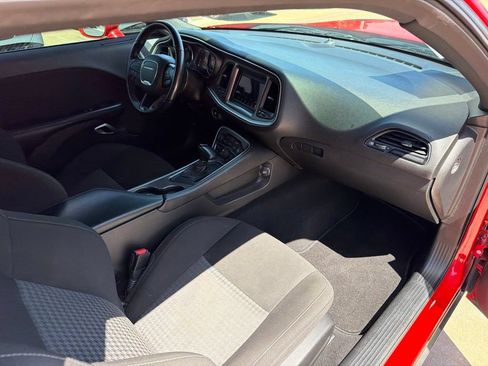 Used 2022 Dodge Challenger GT AWD/4WD image 18