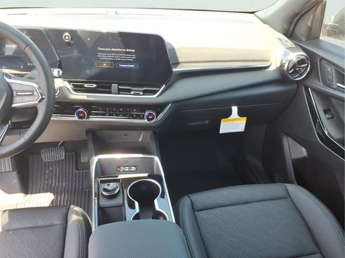 New 2026 Chevrolet Equinox LT w/ Convenience Package II AWD/4WD image 15