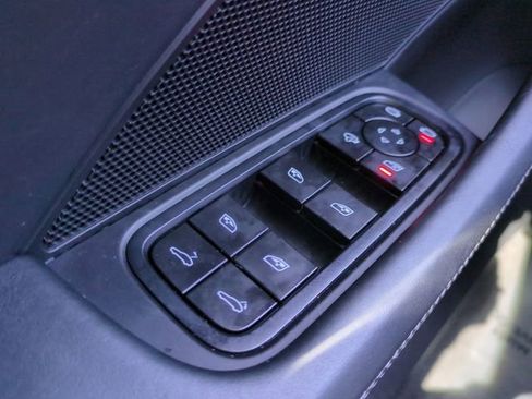 Used 2022 Porsche Panamera GTS image 28