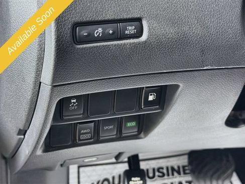 Used 2018 Nissan Rogue S AWD/4WD image 10