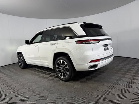 Used 2023 Jeep Grand Cherokee Overland RWD image 10