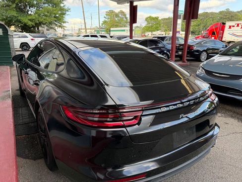 Used 2017 Porsche Panamera 4 AWD/4WD image 18