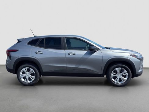 New 2026 Chevrolet Trax LS w/ Driver Confidence Package FWD image 7