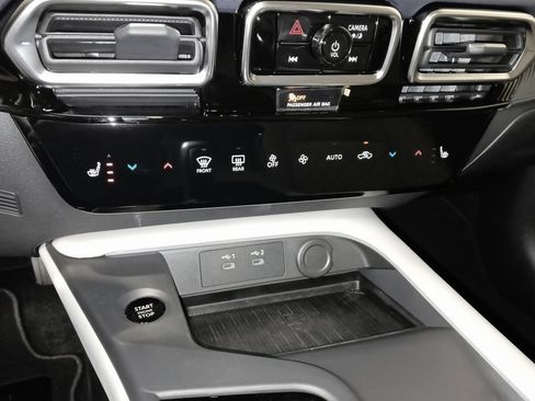 Used 2026 Nissan Sentra SL w/ Floor Mat Package FWD image 20