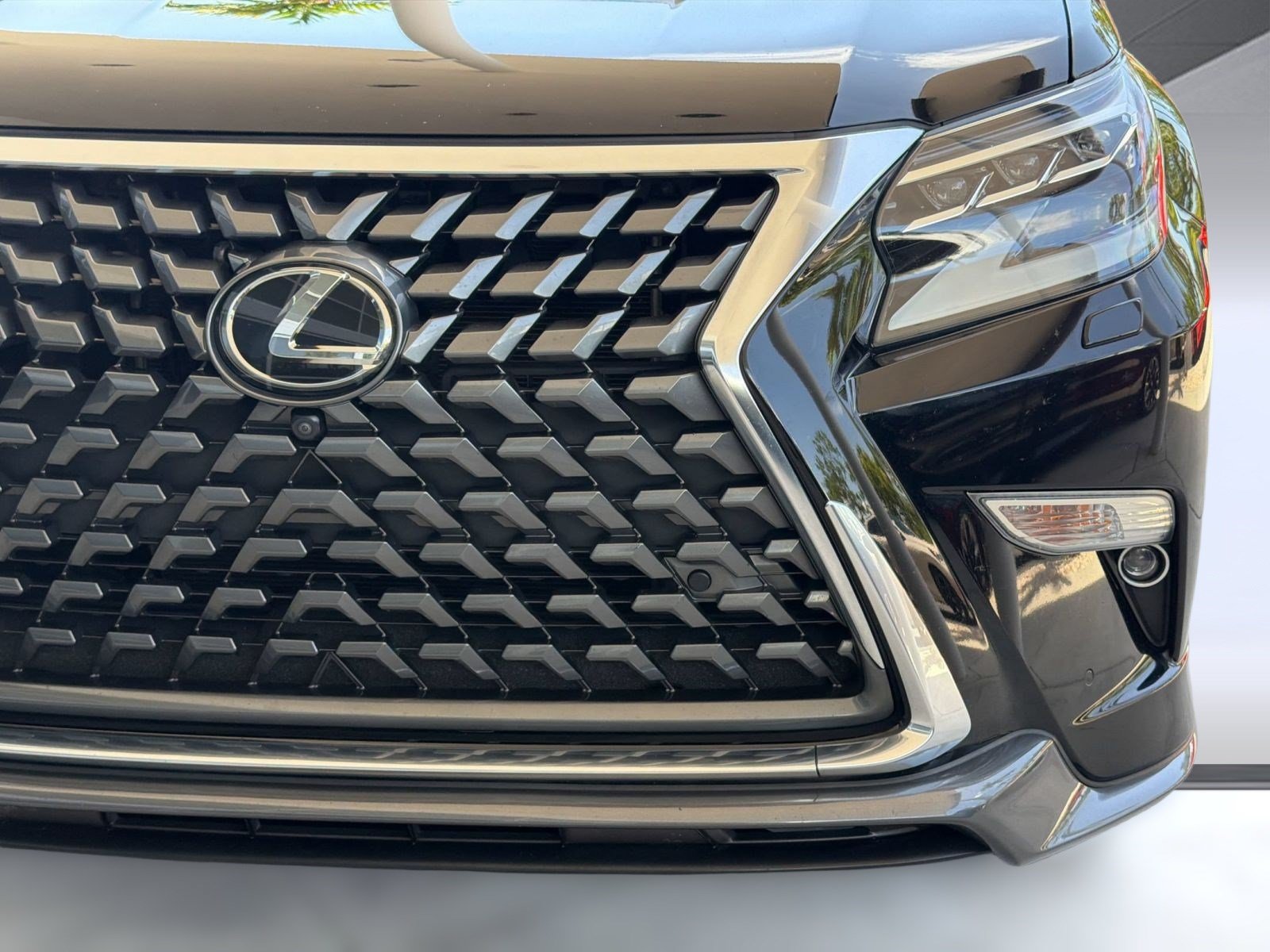 Used 2023 Lexus GX 460 Luxury w/ Sport Design Package AWD/4WD image 28