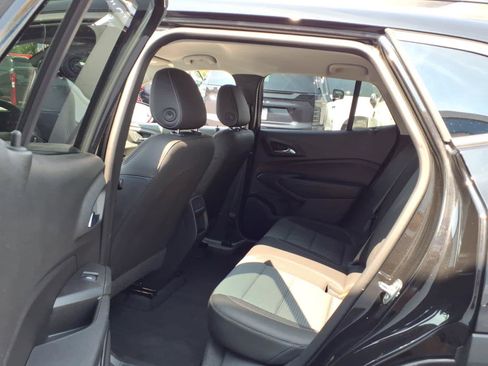Used 2026 Chevrolet Trax LT w/ LT Convenience Package FWD image 17