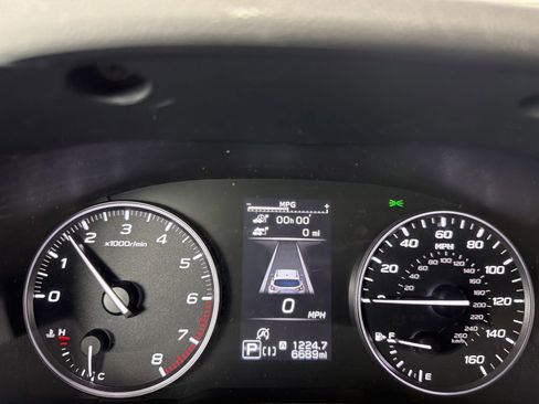 Certified 2025 Subaru Crosstrek 2.5i Limited w/ Crosstrek Mirror Package image 8