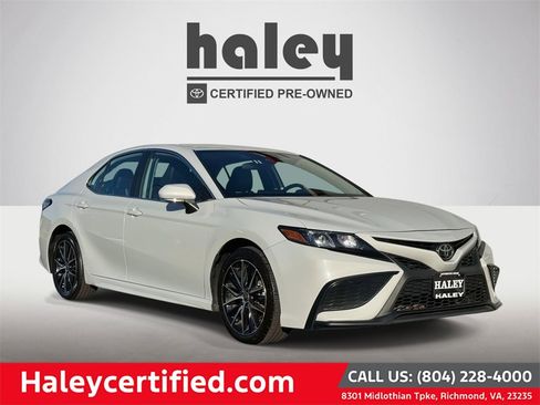 Used 2023 Toyota Camry SE image 1