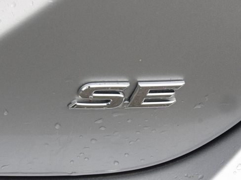 Used 2024 Toyota Camry SE FWD image 8