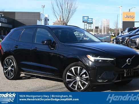 Used 2025 Volvo XC60 B5 Plus image 1
