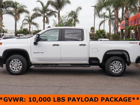 Used 2022 Chevrolet Silverado 2500 Custom w/ Custom Value Package image 5