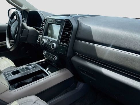 Used 2018 Ford Expedition Max Limited RWD image 34