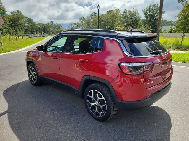 Used 2024 Jeep Compass Limited AWD/4WD image 3