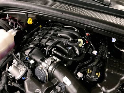 Used 2025 Jeep Grand Cherokee Altitude image 34