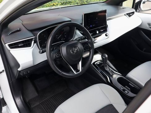 Used 2025 Toyota Corolla SE image 18
