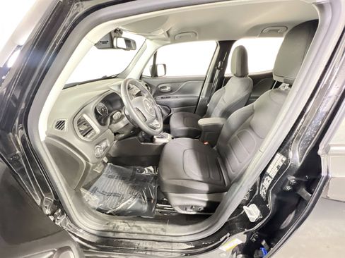 Used 2022 Jeep Renegade Latitude w/ Convenience Group image 21