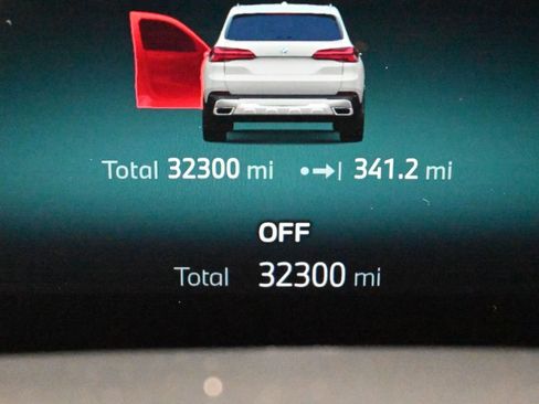 Used 2025 BMW X5 xDrive50e image 33