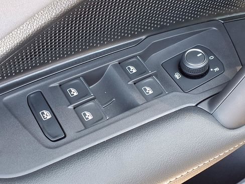 New 2026 Volkswagen Tiguan SE R-Line AWD/4WD image 7