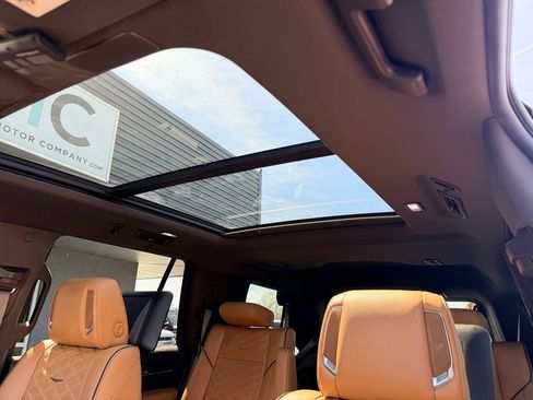 Used 2021 Cadillac Escalade Premium Luxury w/ Driver Assist Tech Package AWD/4WD image 10