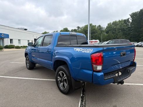 Used 2016 Toyota Tacoma TRD Sport w/ Towing Package AWD/4WD image 5