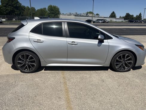 Used 2019 Toyota Corolla XSE FWD image 3