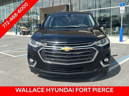 Used 2020 Chevrolet Traverse LT FWD image 3